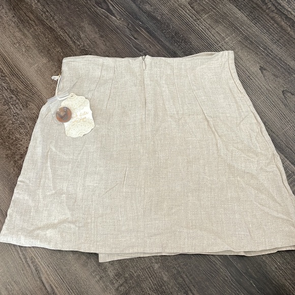 Tan wrap button front mini skirt NWT - Picture 4 of 5